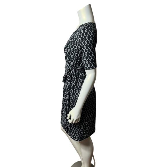 Motherhood Maternity Black White Chain Print Wrap Dress Knee Length Size Small - Picture 3 of 6
